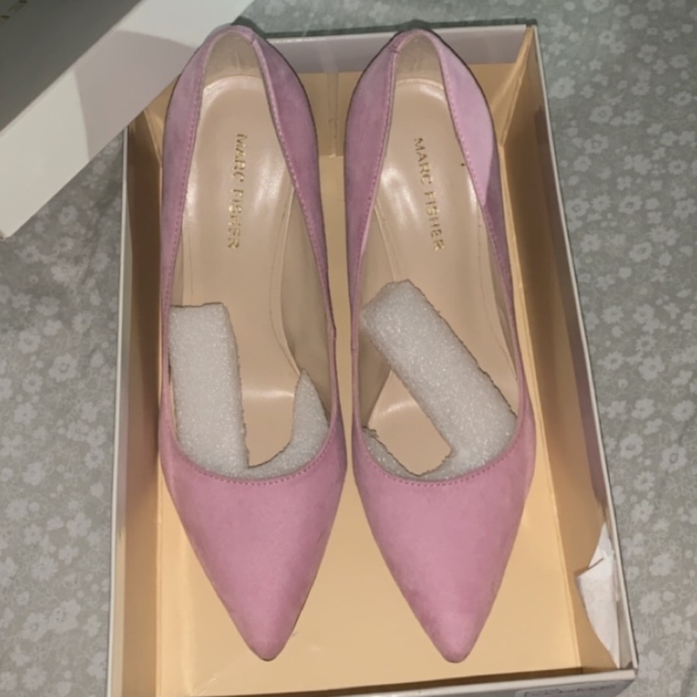 Marc Fisher light pink heels